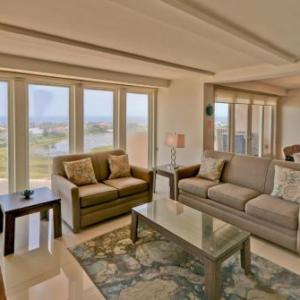 Gorgeous view to the bay! Spacious condo in beachfront resort shared pools & jacuzzi Dog friendly