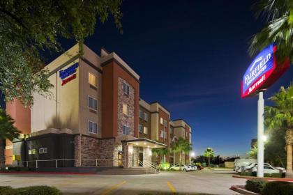 Fairfield Inn & Suites Houston Hobby Airport - image 8