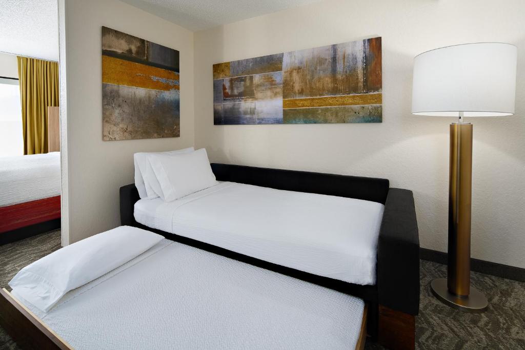 SpringHill Suites Houston Hobby Airport - image 5