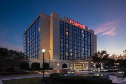 Houston Marriott South at Hobby Airport - image 1