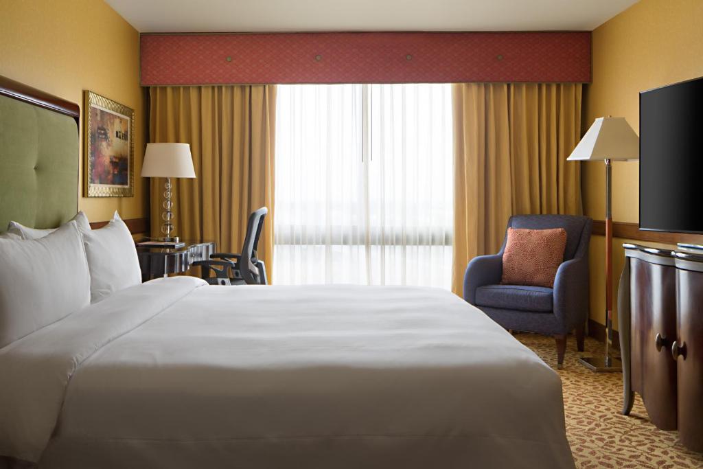 Houston Marriott South at Hobby Airport - image 3