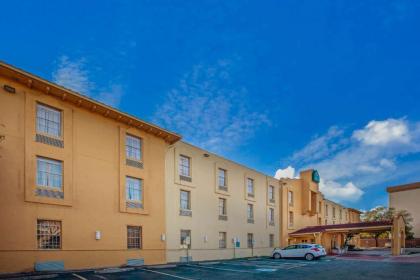 La Quinta Inn by Wyndham Houston Greenway Plaza Medical Area - image 17