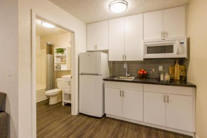 InTown Suites Extended Stay Select Houston TX 290 Hollister - image 9