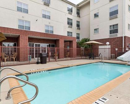 Mainstay Suites Texas Medical Center/Reliant Park - image 15