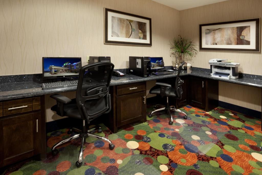 Holiday Inn Express Hotel & Suites Houston NW Beltway 8-West Road an IHG Hotel - image 5