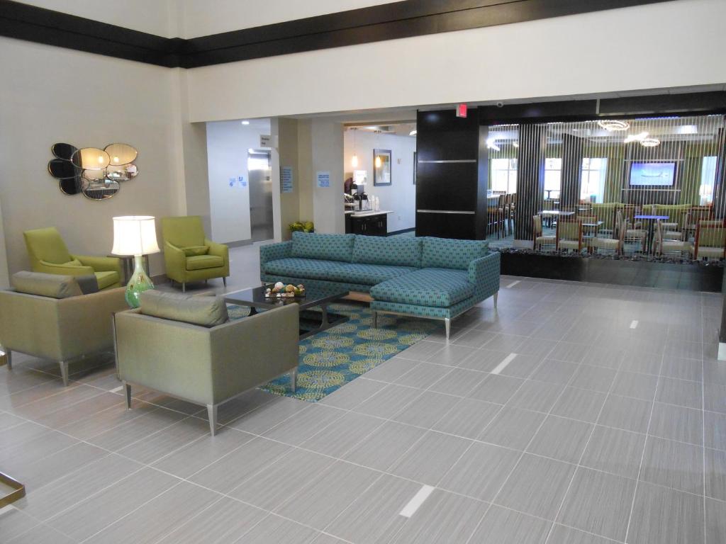 Holiday Inn Express & Suites Houston Northwest-Brookhollow an IHG Hotel - image 6