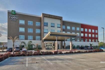 Holiday Inn Express & Suites - Houston East - Beltway 8 an IHG Hotel - image 1