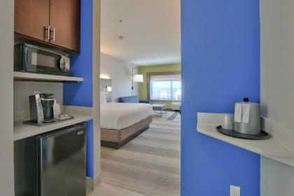 Holiday Inn Express & Suites - Houston East - Beltway 8 an IHG Hotel - image 14