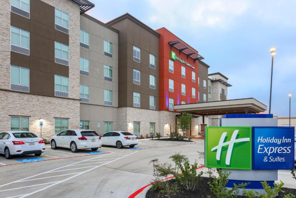 Holiday Inn Express & Suites Houston - Hobby Airport Area an IHG Hotel - main image