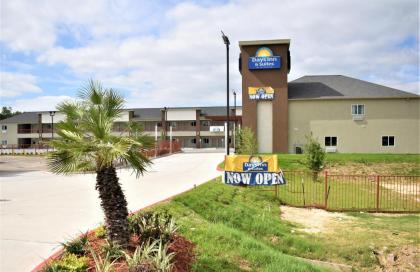 Days Inn & Suites by Wyndham Downtown/University of Houston - image 11