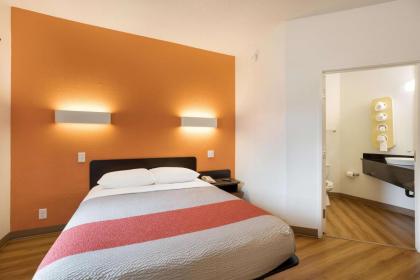 Motel 6 Orlando - International Drive - image 22