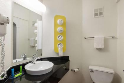 Motel 6 Orlando - International Drive - image 24