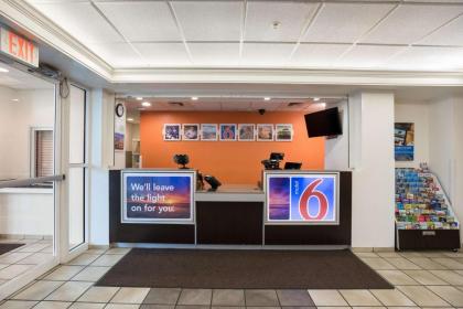 Motel 6 Orlando - International Drive - image 29