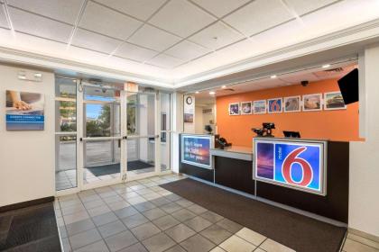Motel 6 Orlando - International Drive - image 30