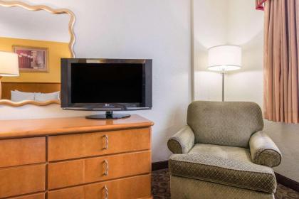 Quality Inn & Suites Near the Theme Parks - image 13
