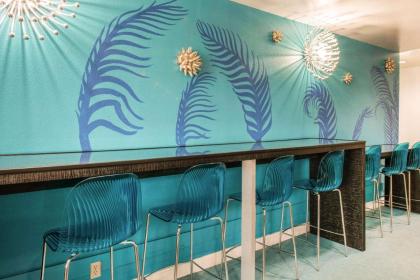 Quality Inn & Suites Near the Theme Parks - image 7