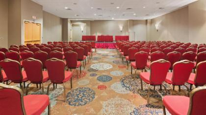 The Florida Hotel & Conference Center in the Florida Mall - image 25