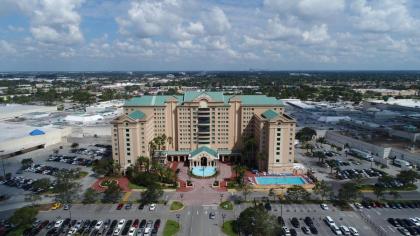 The Florida Hotel & Conference Center in the Florida Mall - image 30