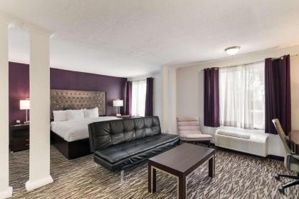 Clarion Inn & Suites Across From Universal Orlando Resort - image 25