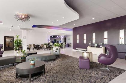 Clarion Inn & Suites Across From Universal Orlando Resort - image 5