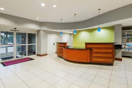 Residence Inn by Marriott Orlando Airport - image 13