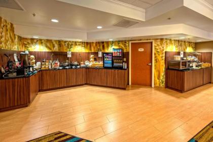 Fairfield Inn & Suites by Marriott Orlando Near Universal Orlando Resort - image 24