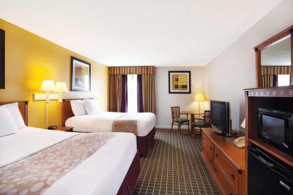 La Quinta Inn & Suites by Wyndham Orlando International Drive No - image 21