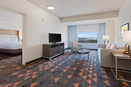 Holiday Inn & Suites Across From Universal Orlando - image 28