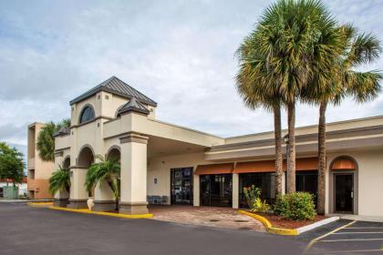 Days Inn & Suites by Wyndham Orlando Airport - image 25