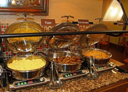 Best Western Plus Universal Inn - image 27