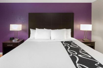 La Quinta Inn & Suites by Wyndham Orlando Universal Area - image 22