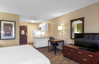 Extended Stay America Suites - Orlando - Orlando Theme Parks - Major Blvd. - image 27