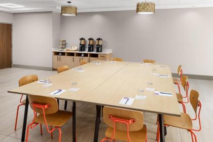 Hyatt Place across from Universal Orlando Resort - image 25