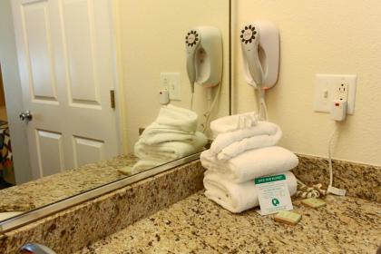 Super 8 by Wyndham Orlando International Drive - image 21