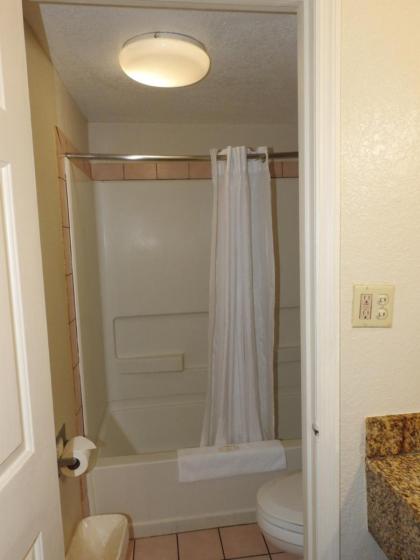 Quality Inn Orlando-Near Universal Blvd. - image 17
