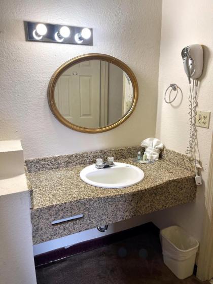 Quality Inn Orlando-Near Universal Blvd. - image 27
