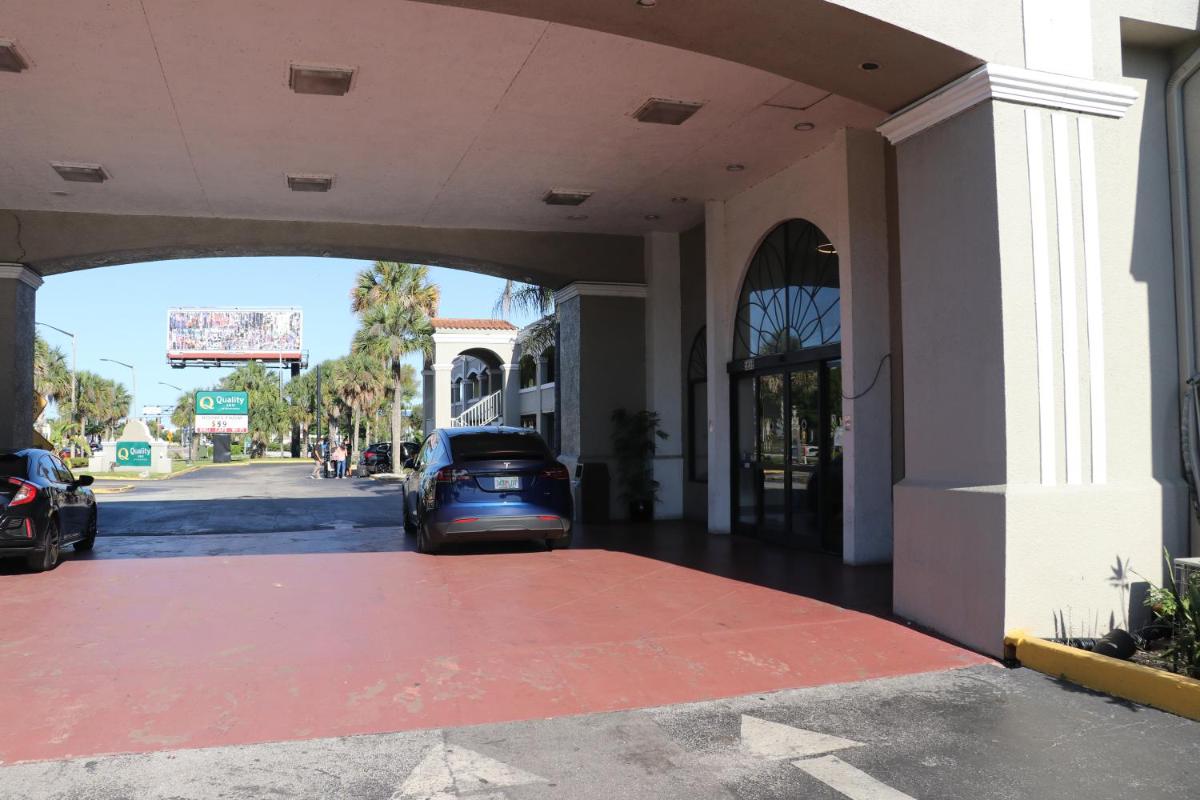 Quality Inn Orlando-Near Universal Blvd. - image 4