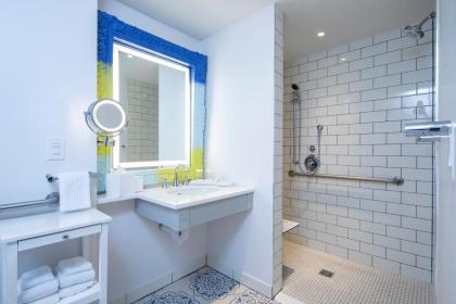 Loews Sapphire Falls Resort at Universal Orlando - image 23