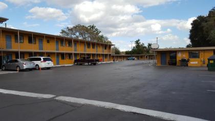 Budget Motel - image 15