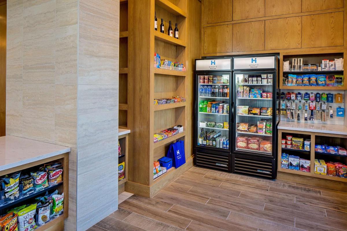 Hyatt House across from Universal Orlando Resort - image 7