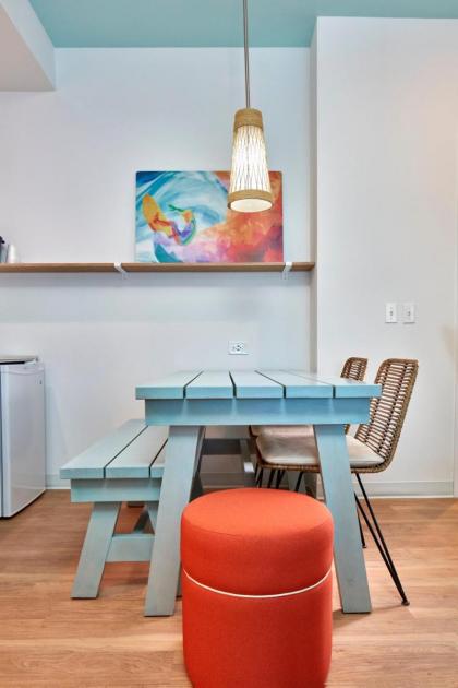 Universal's Endless Summer Resort - Surfside Inn and Suites - image 24