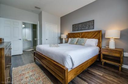 Santiago's Corner Condo - image 8