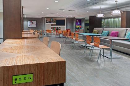 Home2 Suites By Hilton Orlando Near Universal Studios - image 9