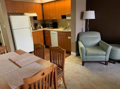 Perfect Place Suite Apt 2 Queen Beds FREE Parking - image 26