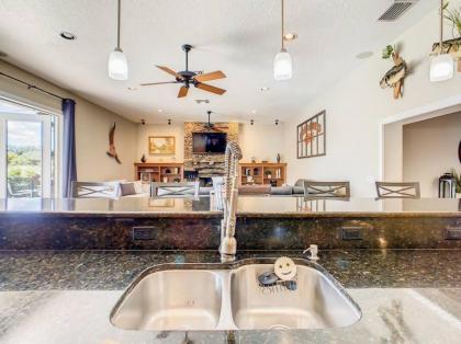 Pristine Lakeside 3BR Home w Private Pool - image 25