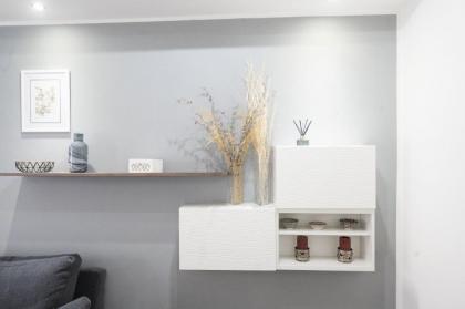 Lovely Design Apartment with Balcony - image 5