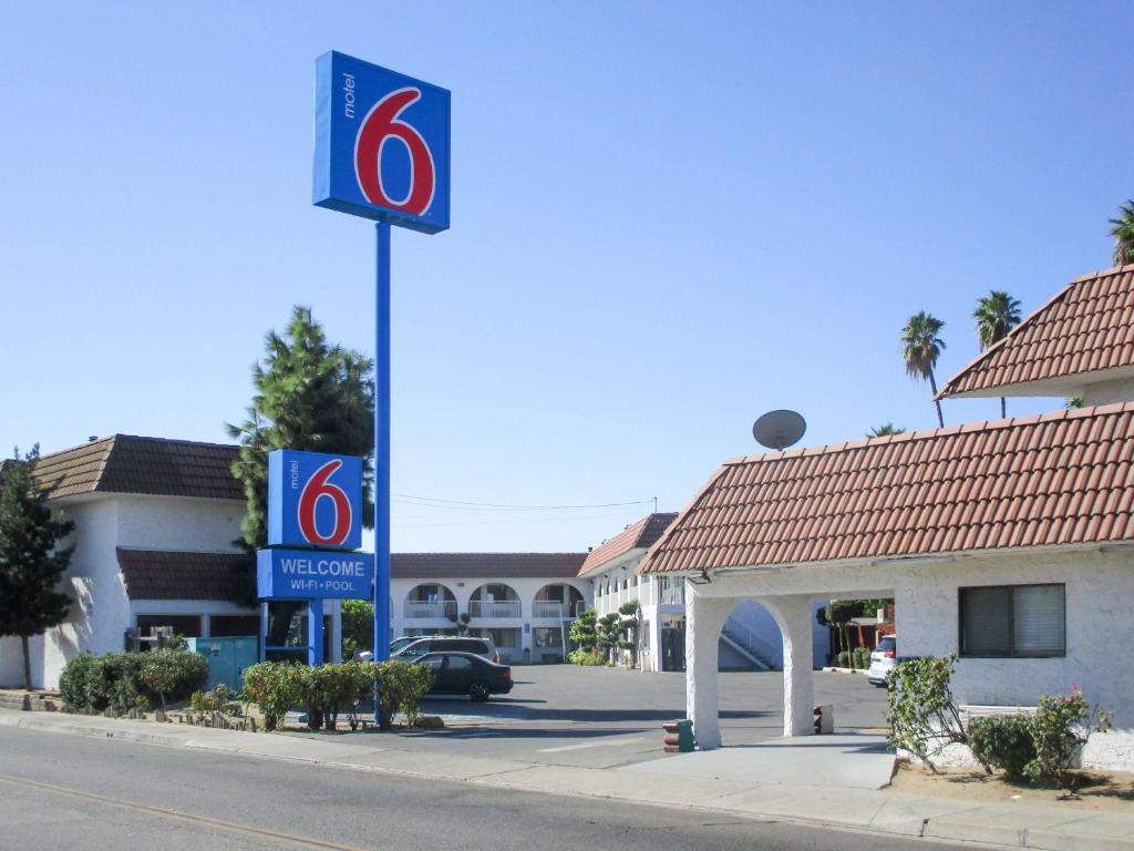Motel 6-Fresno CA - main image