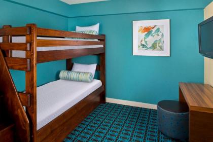 Fairfield Inn & Suites by Marriott Orlando Lake Buena Vista in the Marriott Village - image 2