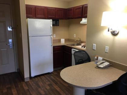 Extended Stay America Suites - Orlando - Maitland - Summit Tower Blvd - image 2