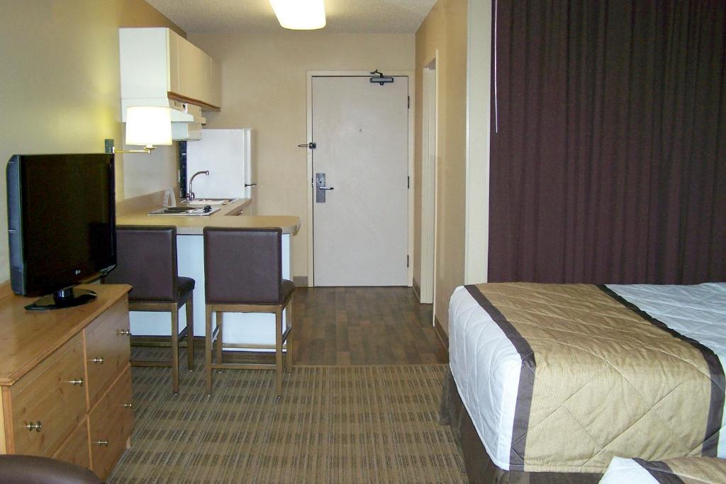 Extended Stay America Suites - Orlando - Southpark - Equity Row - image 4